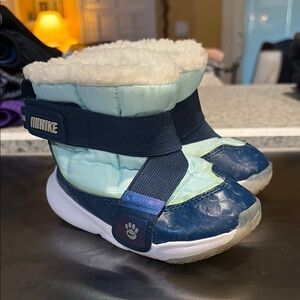 Nike Flex SE Advanced Kids' Navy and Light Blue Boots Sz 7C